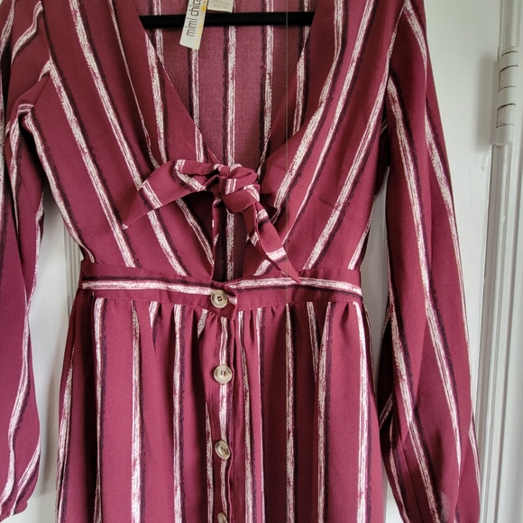 Mid length, rayon striped dress with tie, cutout button dress - Picture 2 of 3